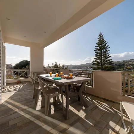 Melenia For Family Holidays By The Villa Agia Pelagia (Creta)