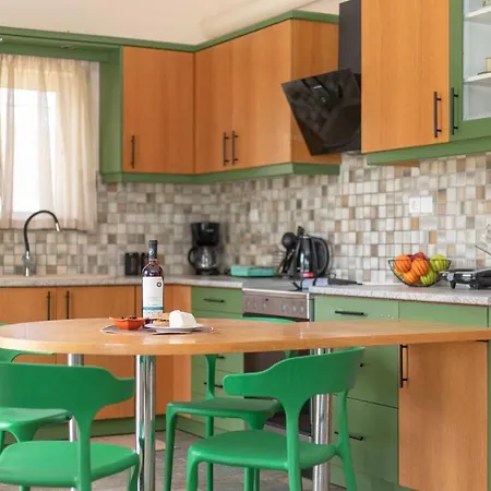 Melenia For Family Holidays By The Agia Pelagia (Creta)