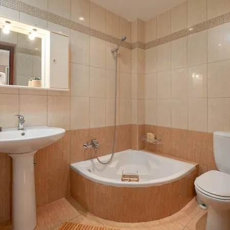Melenia For Family Holidays By The * Agia Pelagia (Creta)