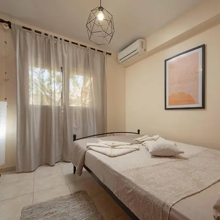 Villa Melenia For Family Holidays By The Agia Pelagia (Creta)